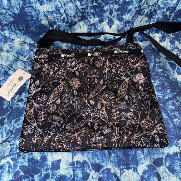 NEW wTag-LESPORTSAC Madison Slim Crossbody - Picture 1 of 4
